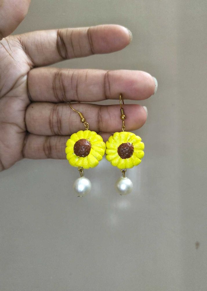 Cheerful Sunflower Pearl Earrings 🌻