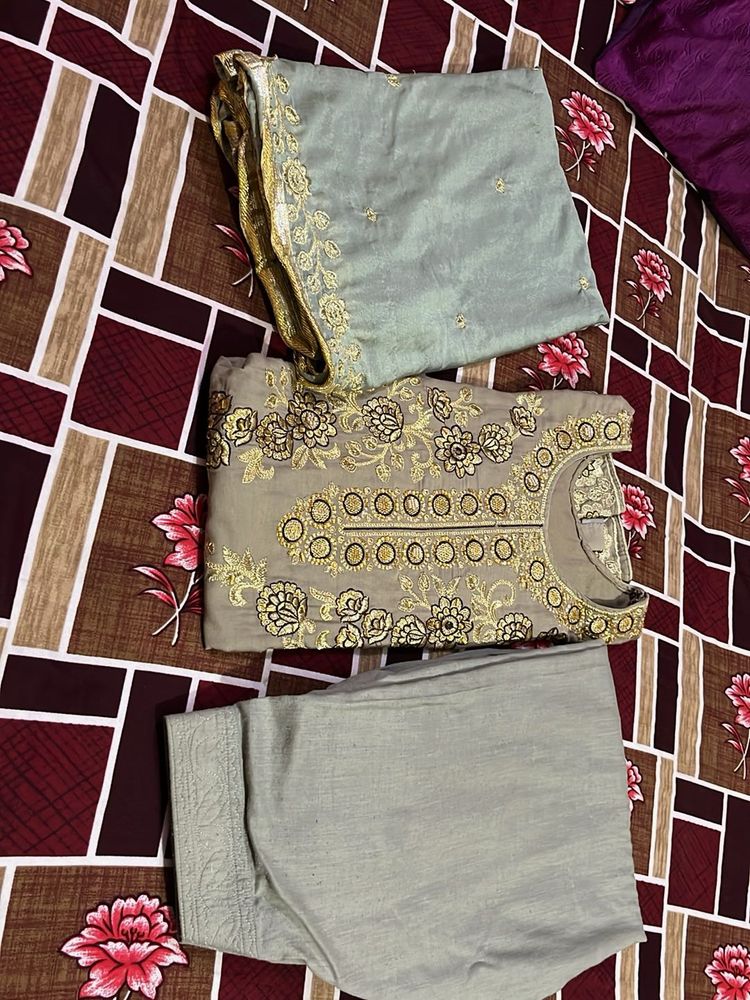 Elegant Embroidered Grey Kurta Set