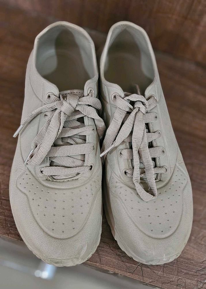 Classic Light Beige Sneakers