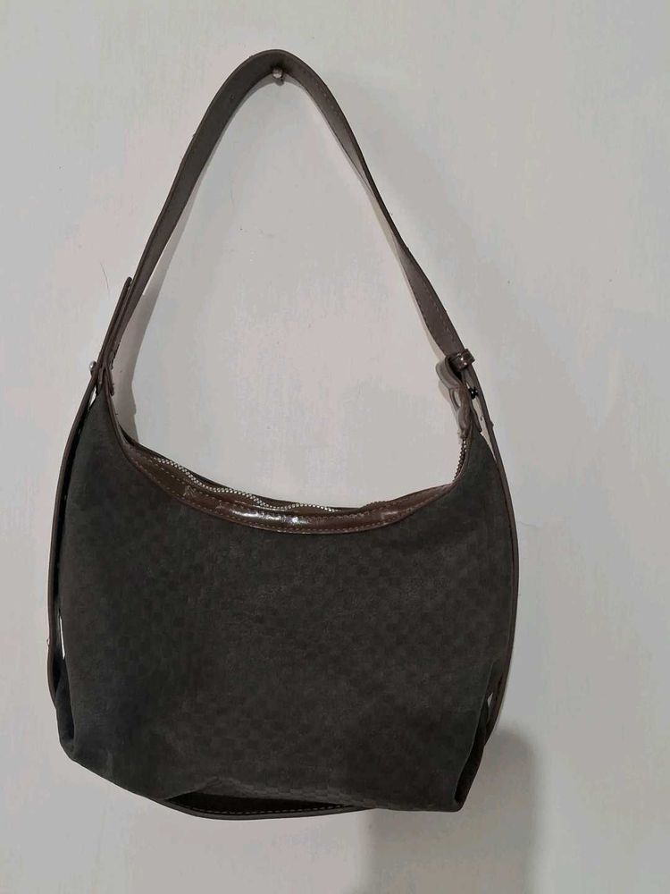 Stylish Brown Shoulder Bag / Adjustable shoulde