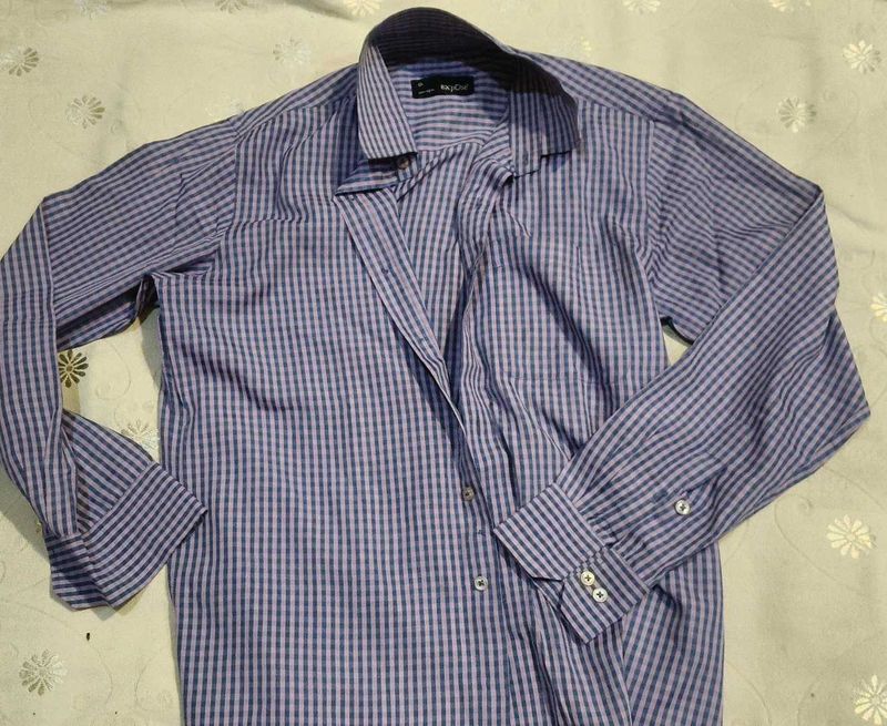 Men's Blue Checkered Long Sleeve Shirt