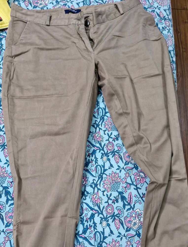 Brand New Trouser. ALLEN SOLLY.32 SIZE