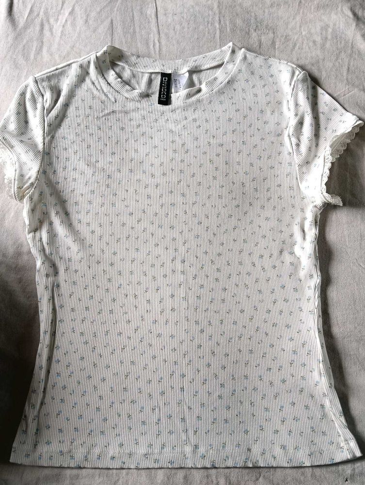 Chic Ribbed Floral Print Top