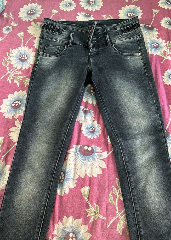 Straight Jeans