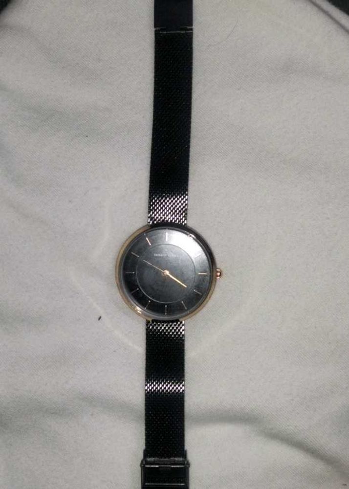 Minimalist Black Mesh Strap Watch