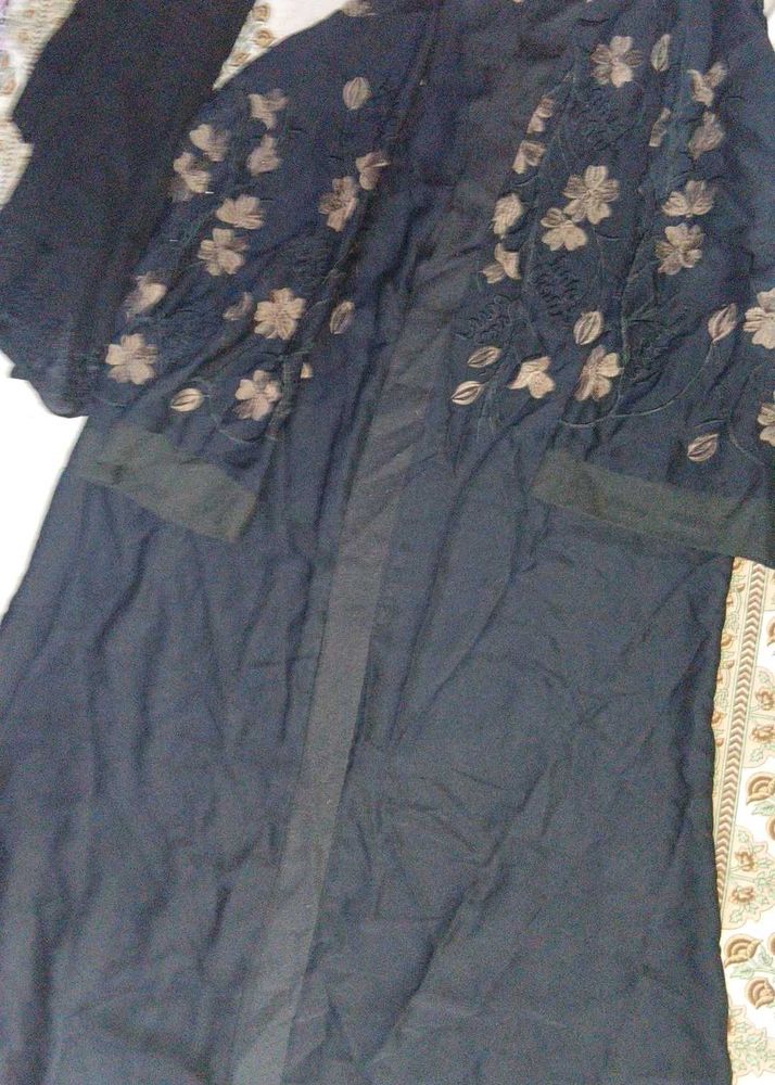 Abaya in black colour