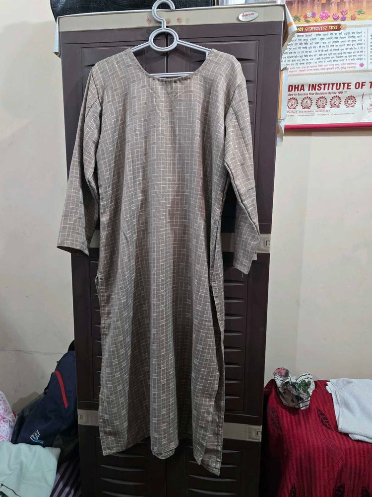 Kurta with free black woolen check