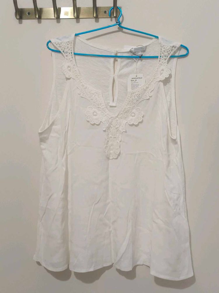 Never worn Chic White Lace Trim Sleeveless Top