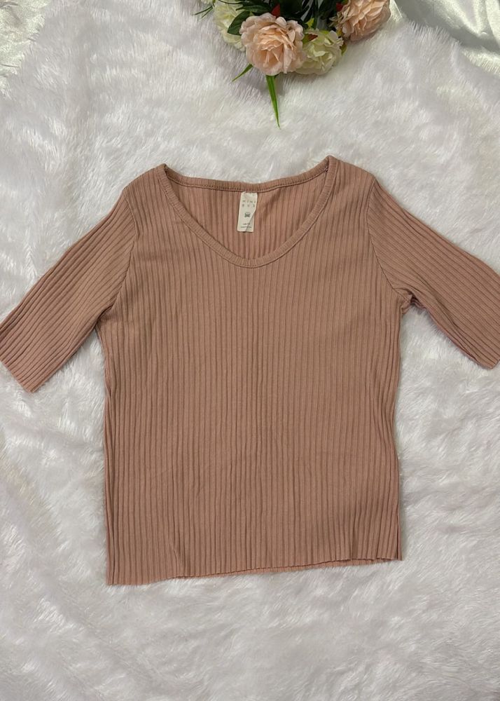 Ribbed V-Neck 3/4 Sleeve Top