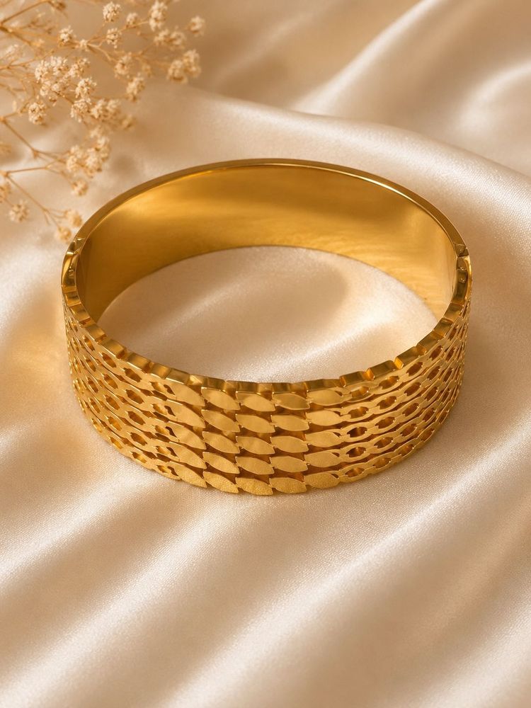 18K Gold Plated Textured Wide Bangle | Anti-Tarnis
