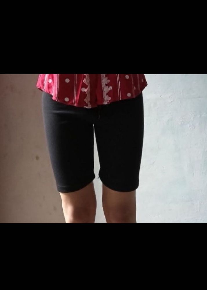 Comfortable Black Capris