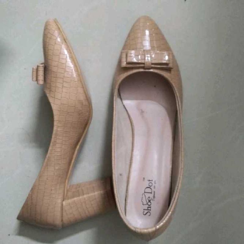 Beige Bow Accent block heels