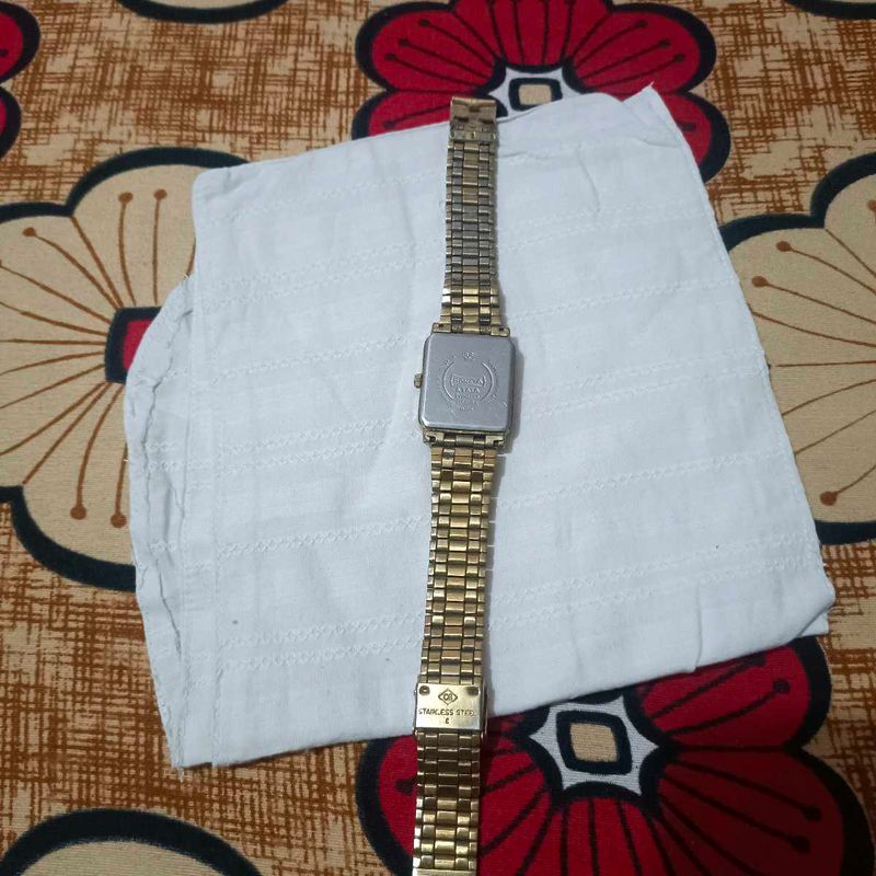 Elegant Gold Tone Women's Watch