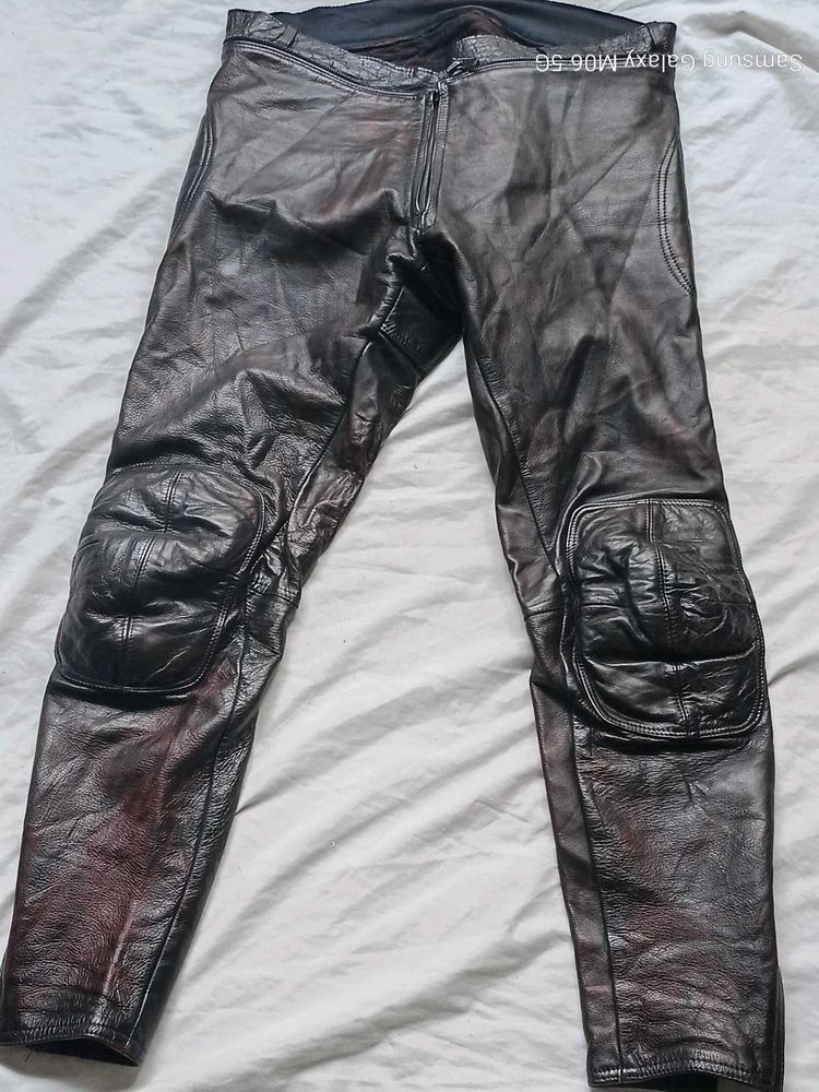 rider heavy red n  Black Leather Motorcycle Pants