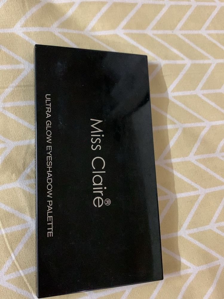 Miss Claire Ultra Glow Eyeshadow Palette