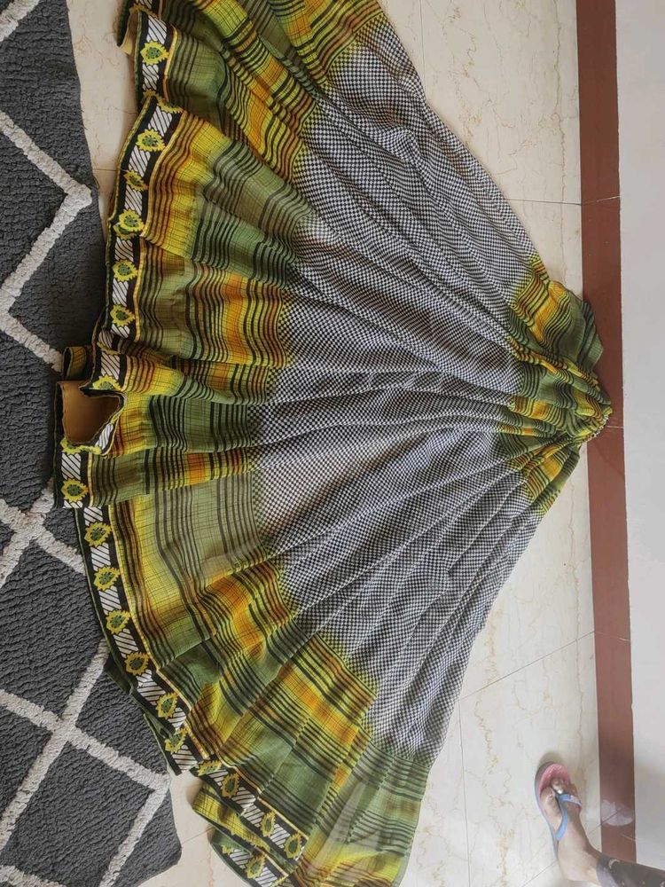 Elegant Saree - Grey, Yellow &amp; Green