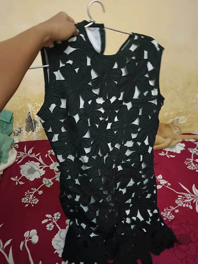 Chic Black Floral Lace Sleeveless Dress