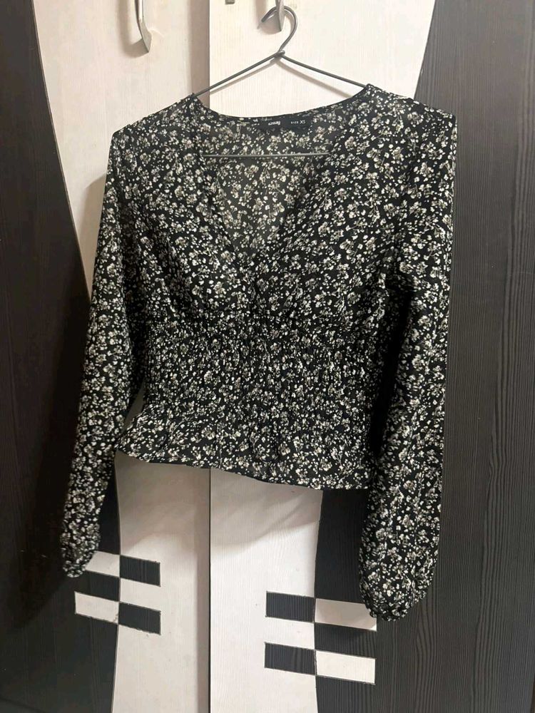 Chic Floral Print V-Neck Blouse