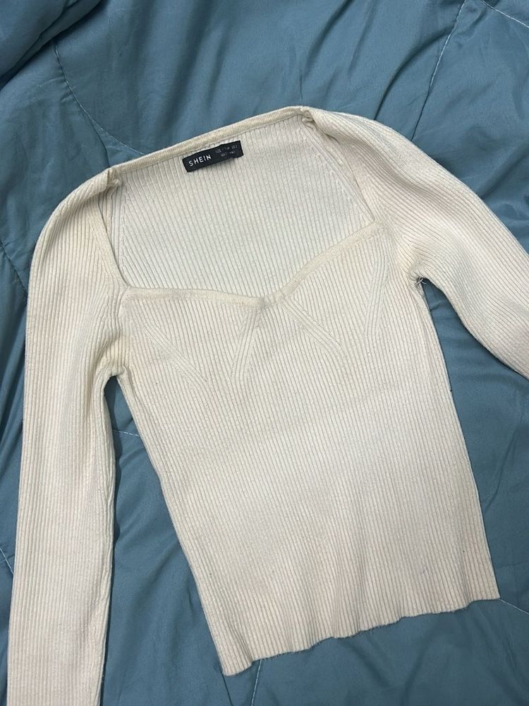 Chic Ribbed Knit Top with Sweetheart Neckline