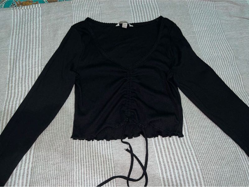 Chic Black Long Sleeve Crop Top