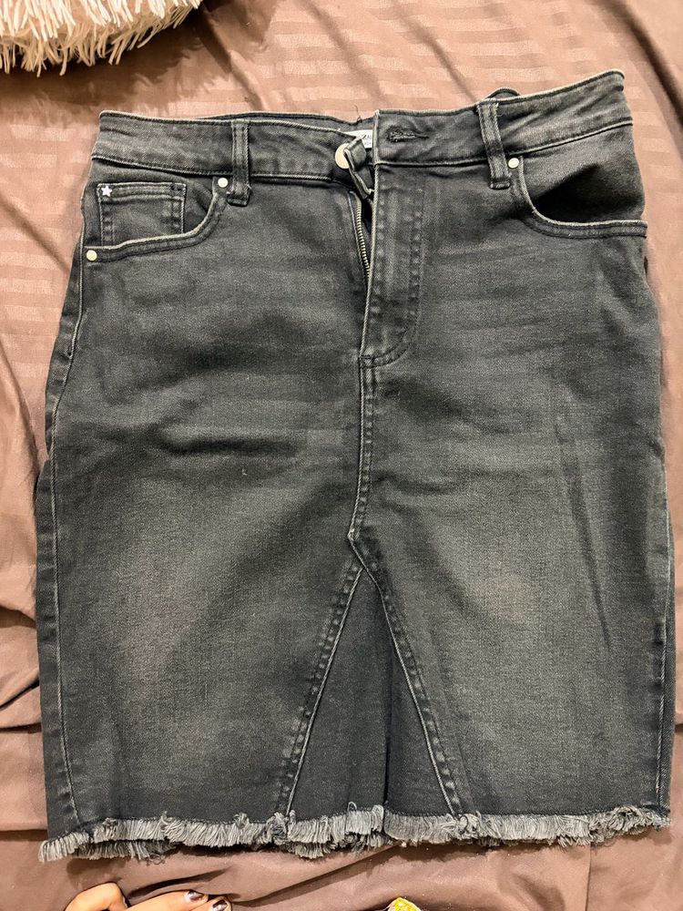 Stylish Grey Denim Skirt