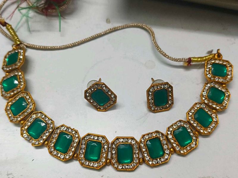 Emerald Green Necklace &amp; Earring Set