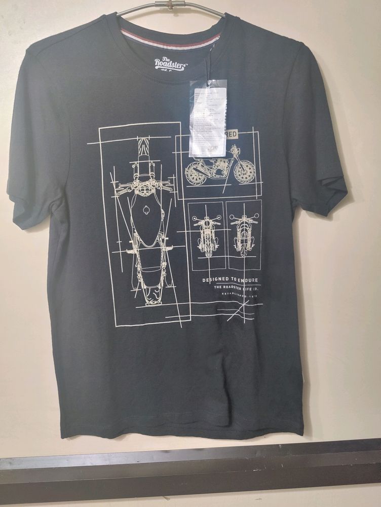 The Roadster Men's Casual Tshirt. New With Tag.