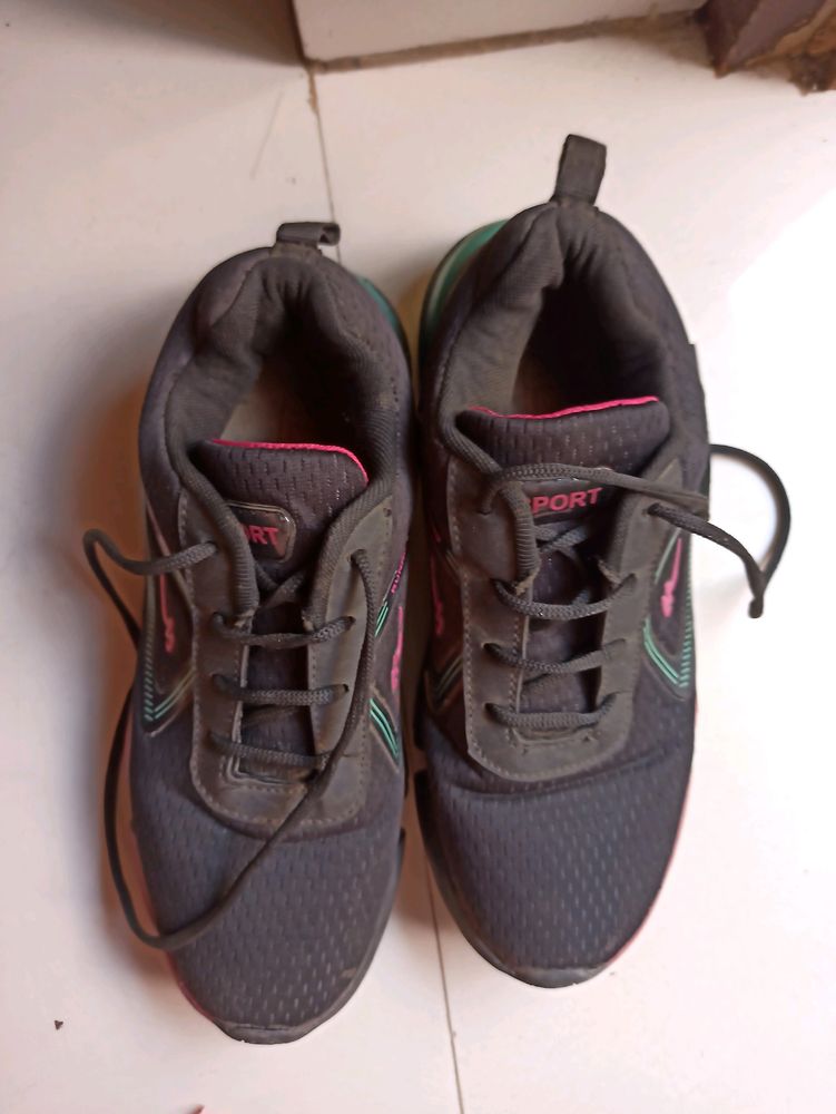 Sports Shoes For Womens