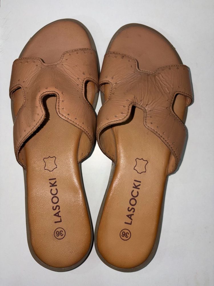 Women's Tan Leather Slip-On Sandals(size36,37)