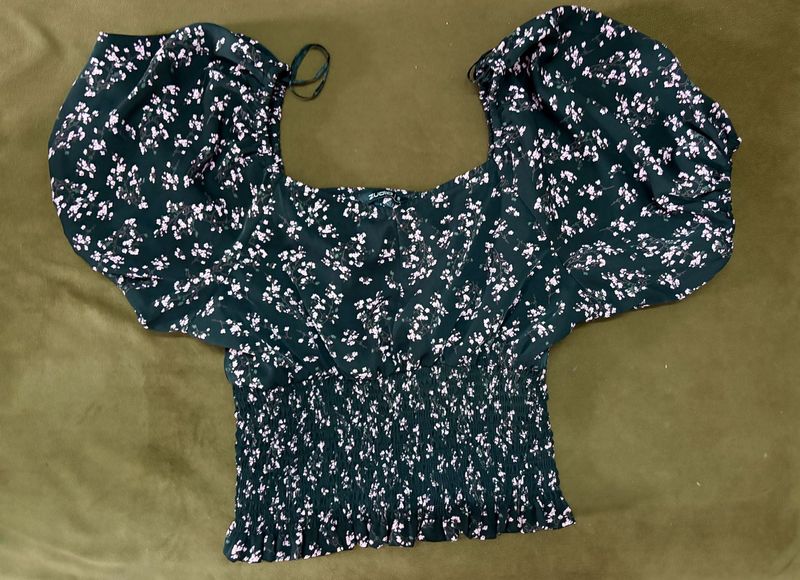 Floral black Smocked Puff Sleeve Top