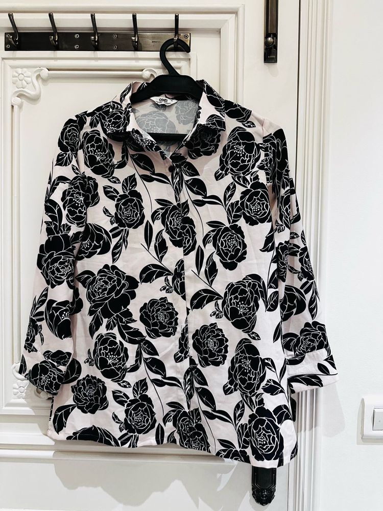 Chic Floral Button-Up Shirt