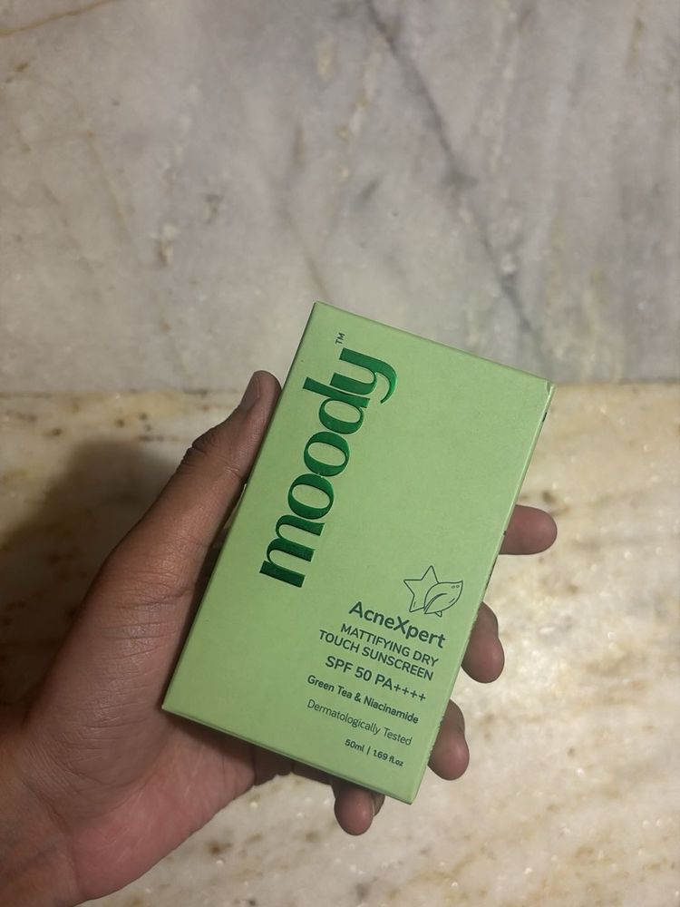 Moody AcneExpert Mattifying Sunscreen