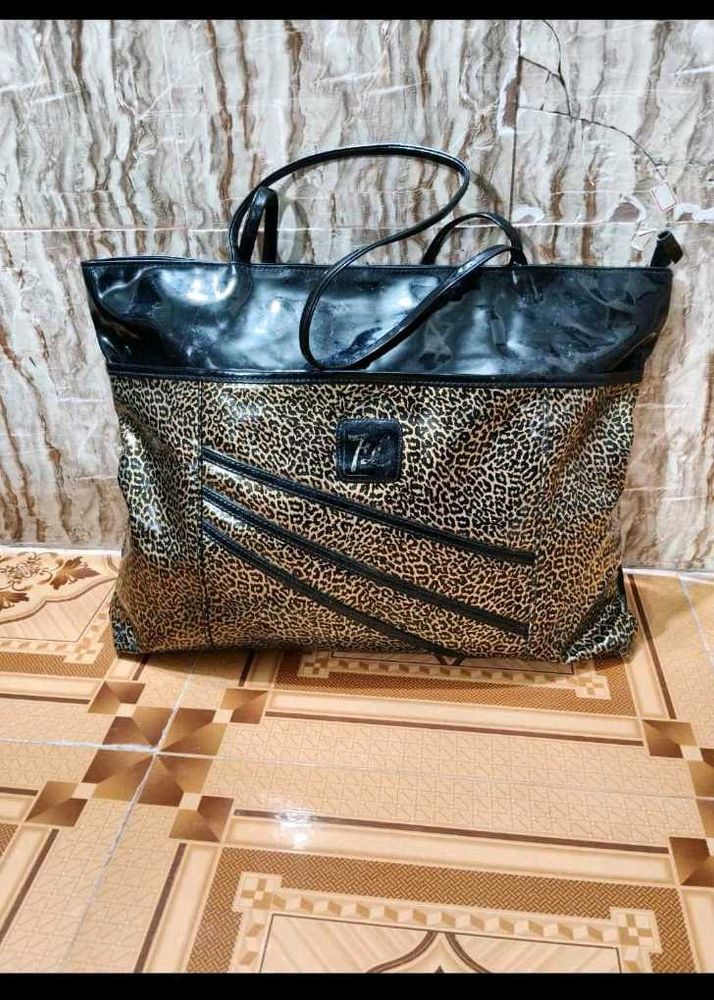 Chic Leopard Print Tote Bag