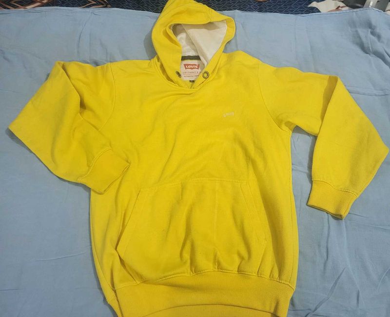 Yellow Levi's Hoodie unisex