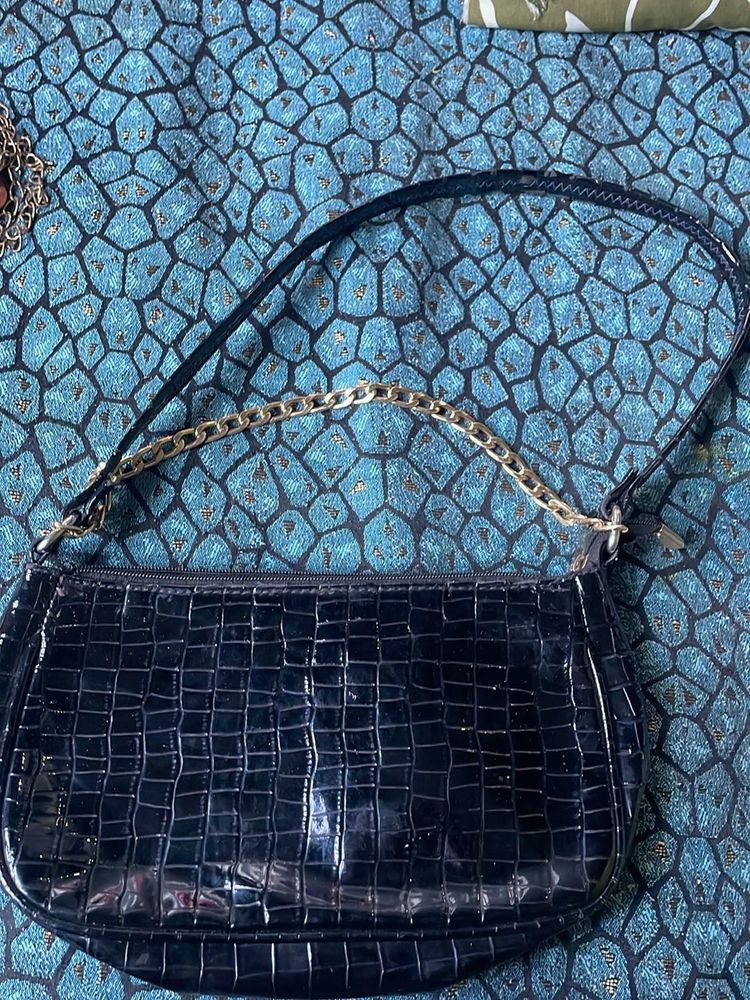 Chic Black Croc Embossed Bag