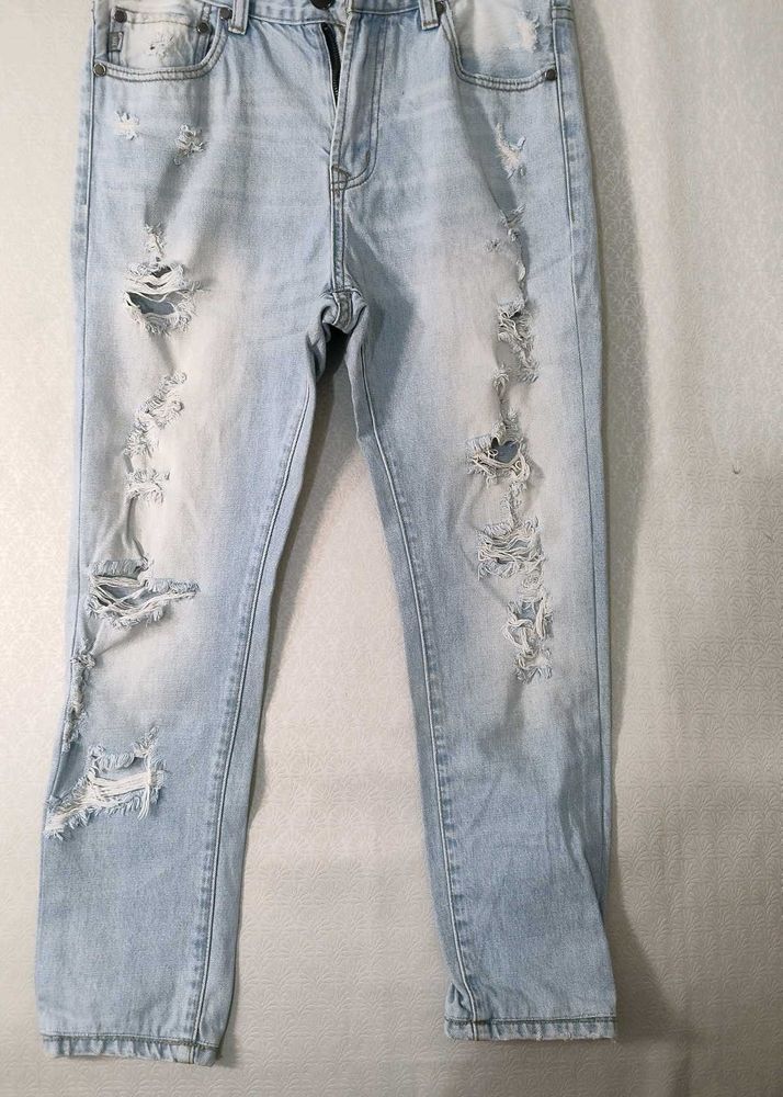 Latin Cow: Distressed White Skinny Jeans