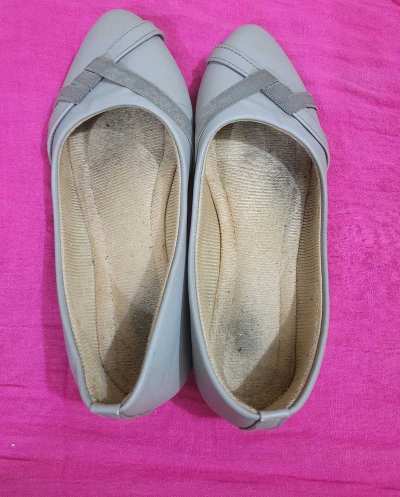 Stylish Grey Ballerinas