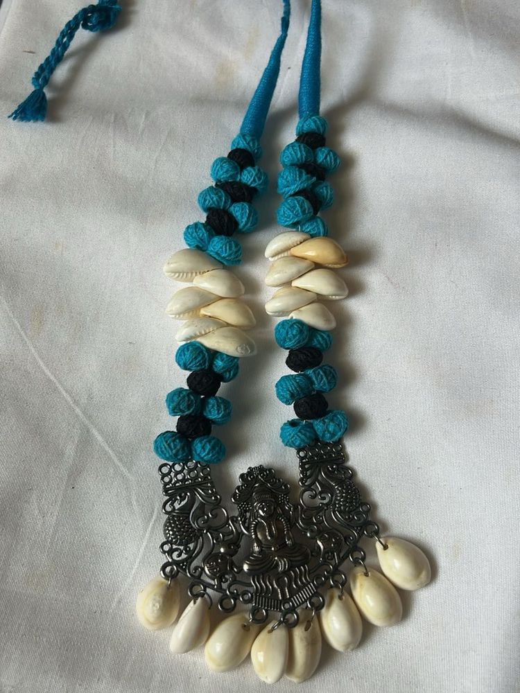 Boho Shell and Metal Pendant Necklace