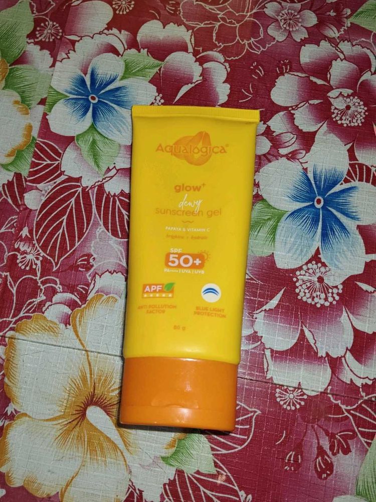 Aqualogica Glow Dewy Sunscreen Gel SPF 50+