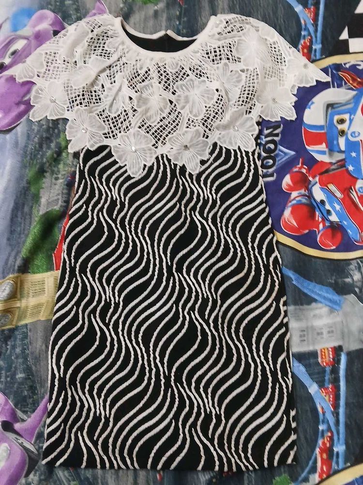 Chic Lace &amp; Wave Print Dress