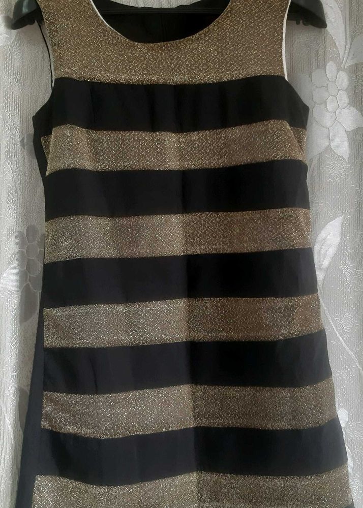 Shimmering Black &amp; Golden stripes kurti