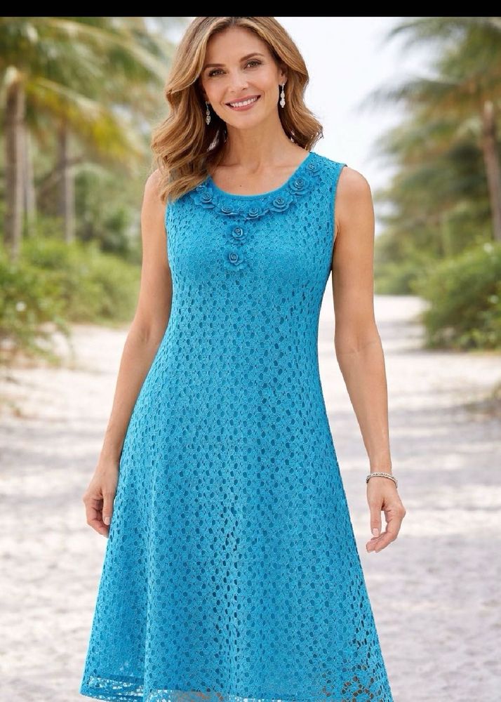 Elegant Blue Lace Sleeveless Dress