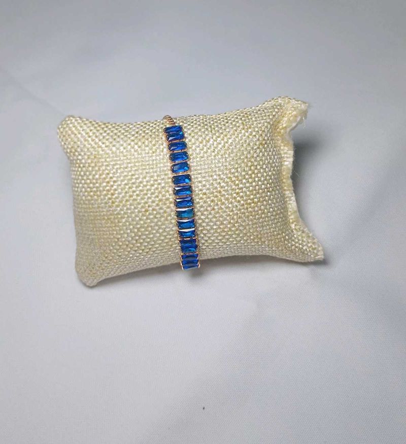 {Free Delivery🌺}Sparkling Blue Stone Bracelet
