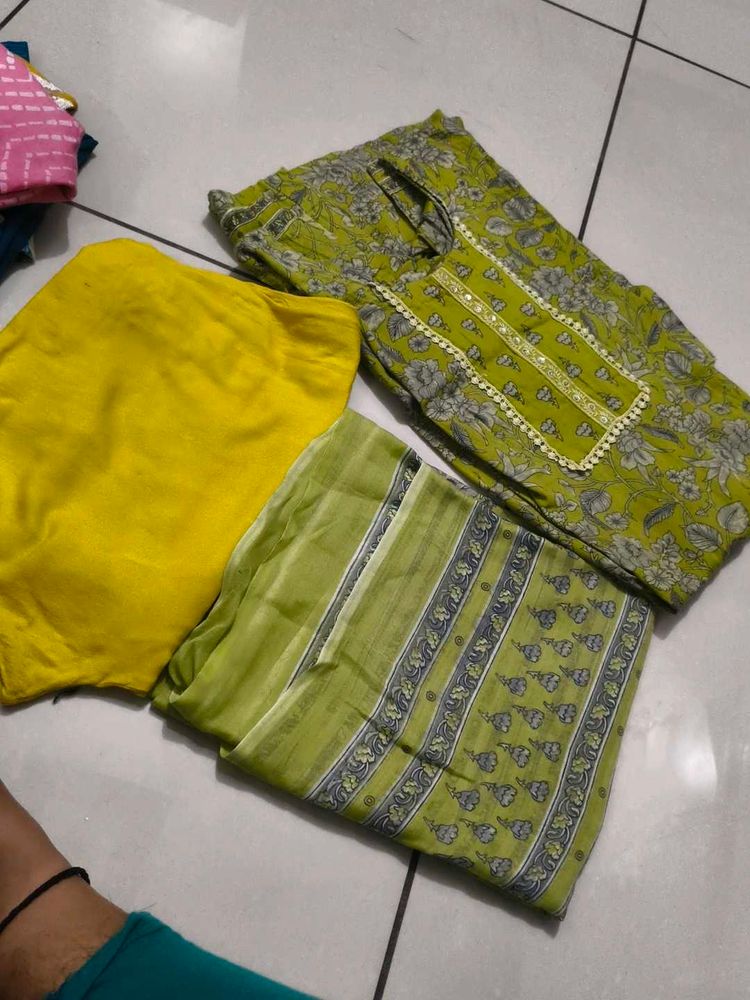Green Floral Kurta Set with Yellow Bottom