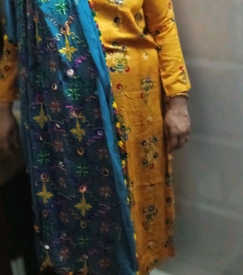 Kurti And Maxi Set