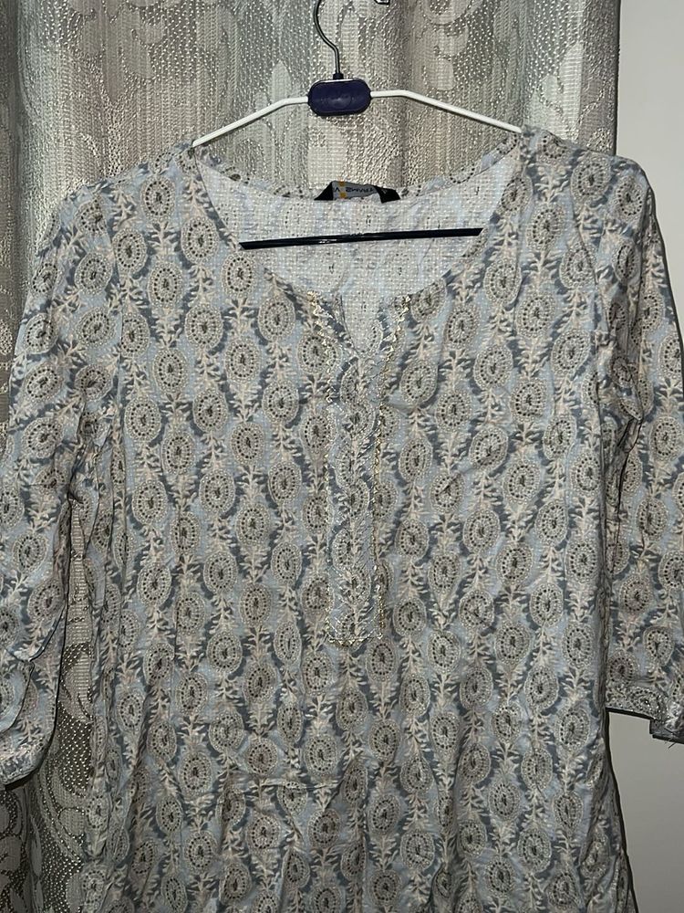Elegant Paisley Print Top