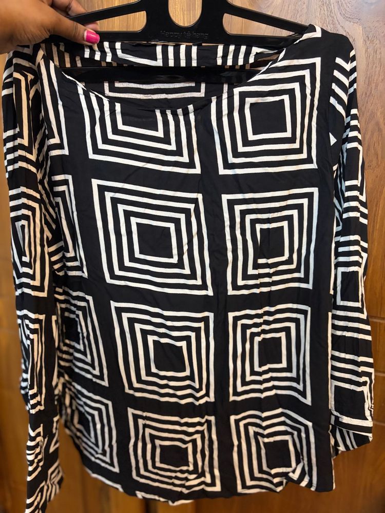 Monochrome Geometric Print Top