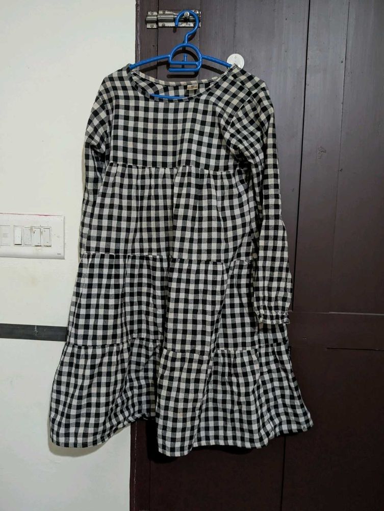 Chic Black &amp; White Gingham Tiered Dress