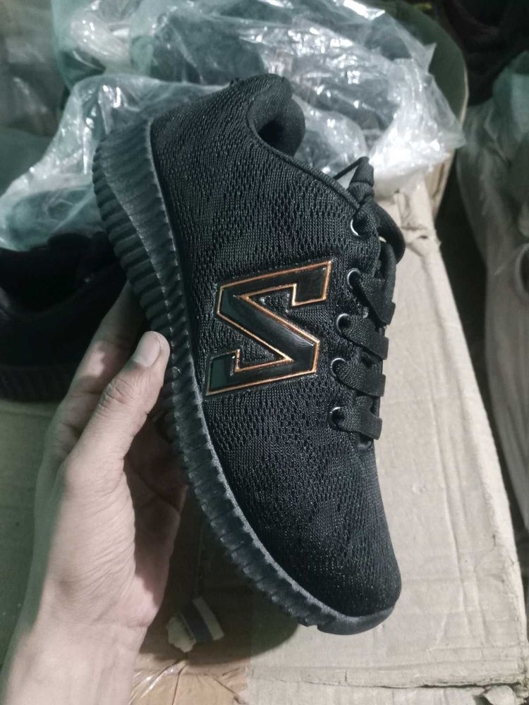 NEW NO USED CASUAL SHOES FOR MAN,