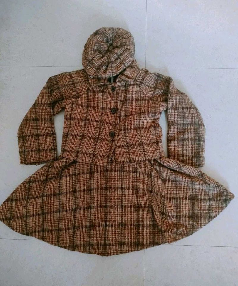 Cute Plaid Skirt Set with Hooded Jacket wit